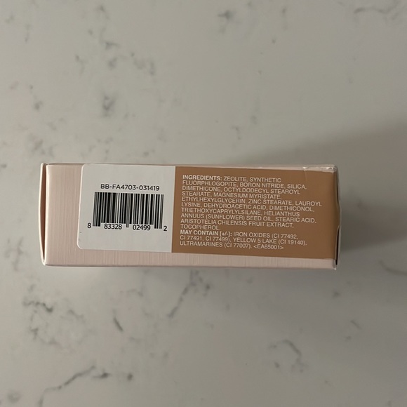 Bite Beauty Changemaker pressed powder in Medium shade (used-barely) - Picture 2 of 12